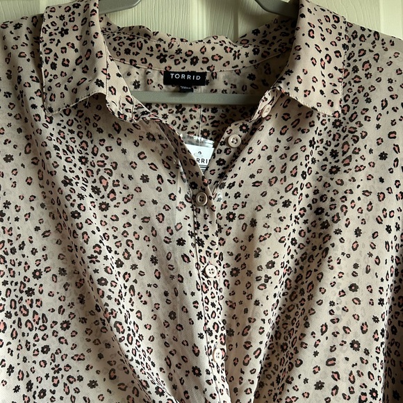 torrid Size 3 3X 22 Animal Print Blouse - Picture 6 of 12